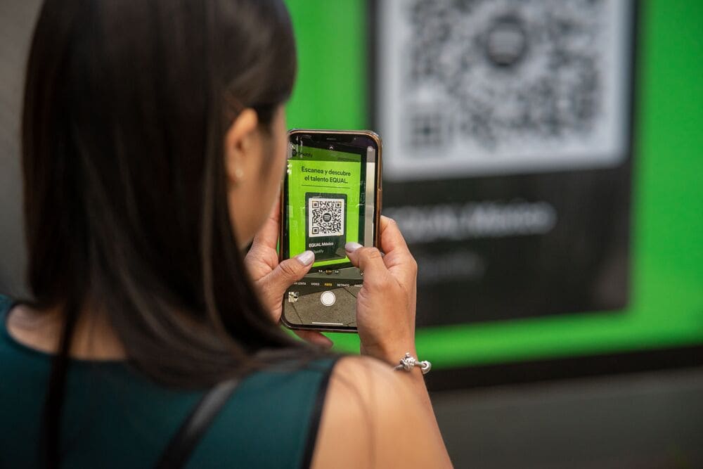 scan esim qr code korea